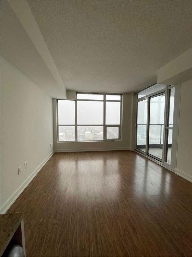 1603 - 33 Singer Court