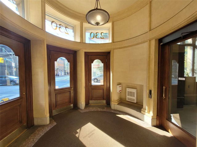 921 - 230 King Street