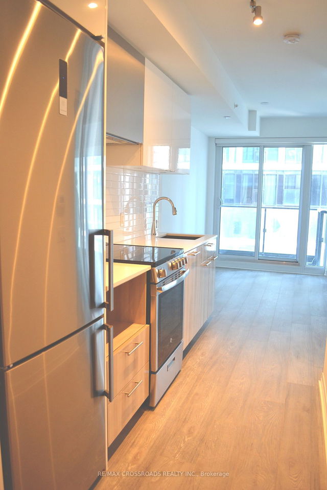 1523 - 251 JARVIS Street