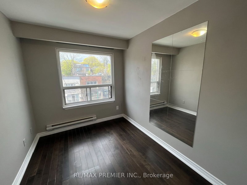 1 - 963 Eglinton Ave W, Toronto, M9V 1G2 | Image 2
