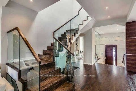 220 Roe Ave, Toronto, M5M 2J4 | Image 2
