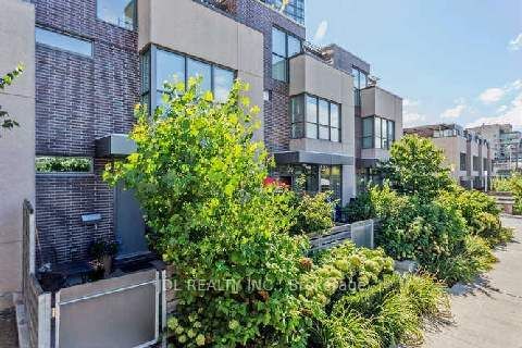 Th8 - 31 Brunel Crt N, Toronto, M5V 3Y3 | Image 3