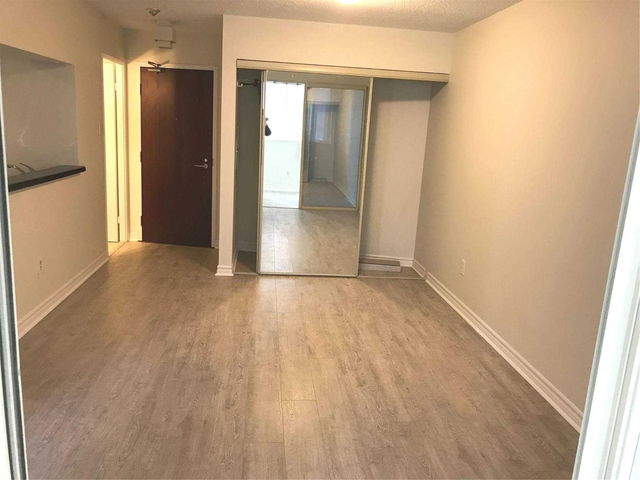 414 - 1055 Bay Street