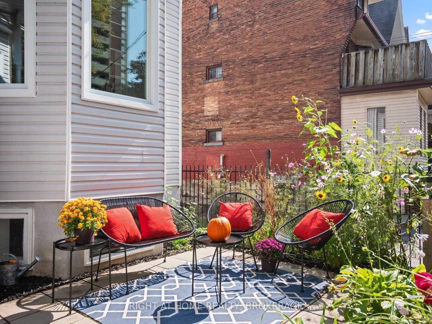 Semi-Detached House leased at 39 Homewood Avenue, Toronto, Cabbagetown-South St. James Town, M4Y 2K1 - MLS: C5983571