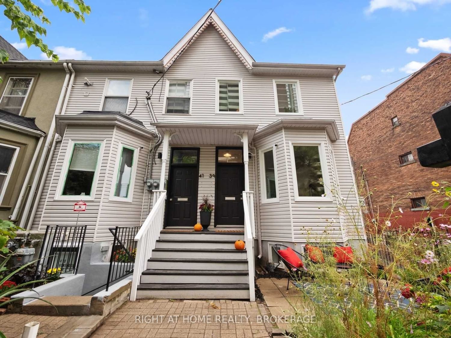 Semi-Detached House leased at 39 Homewood Avenue, Toronto, Cabbagetown-South St. James Town, M4Y 2K1 - MLS: C5983571