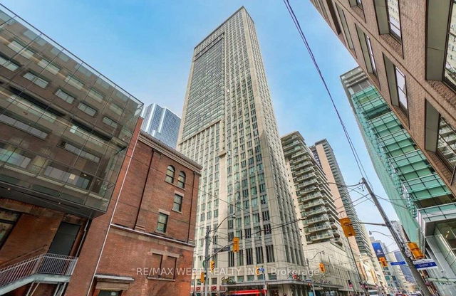 1805 - 210 Victoria Street