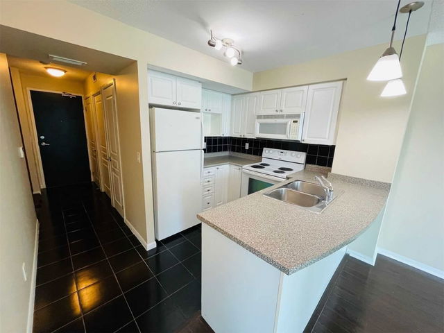 2802 - 18 Yonge Street