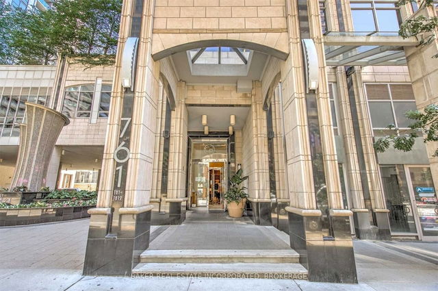 1912 - 761 Bay Street