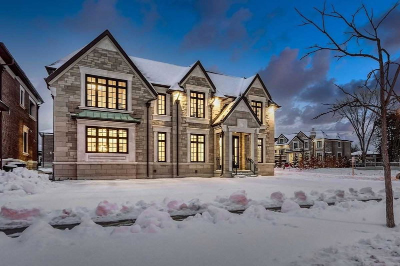 29 Ballyconnor Crt, Toronto, M2M 4C6 | Image 2
