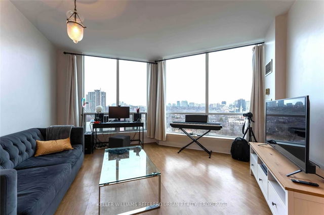 Ph110 - 942 Yonge Street