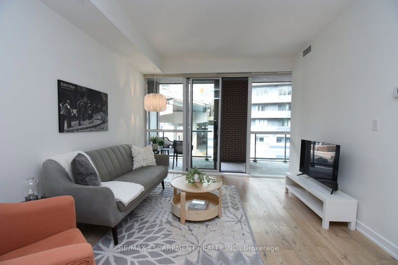 330 - 20 Bruyeres Mews, Toronto, M5V 0G8 | Image 3