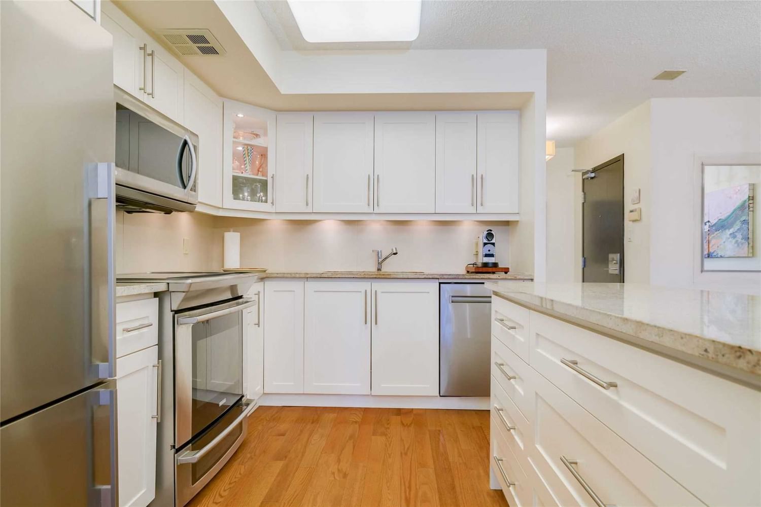 Listing Image 7