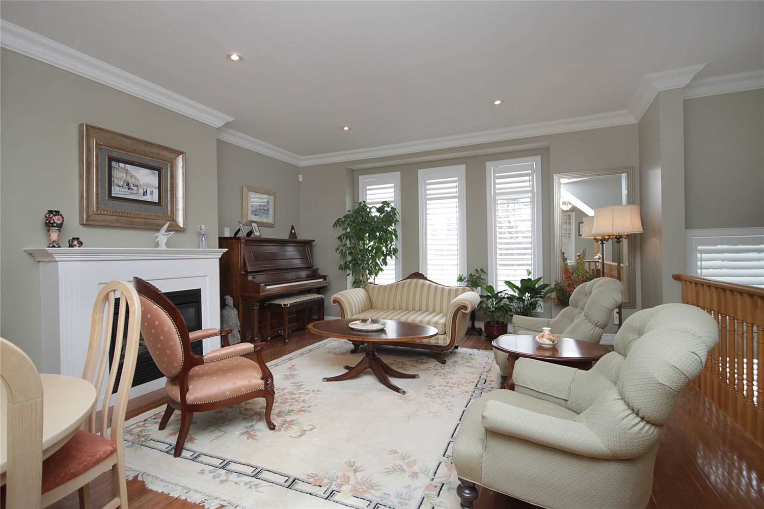 Listing Image 4