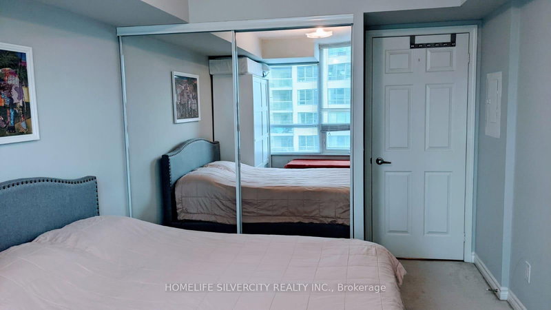 2005 - 19 Grand Trunk Cres, Toronto, M5J 3A3 | Image 2