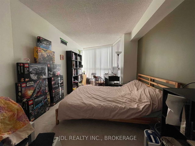 1108 - 1055 Bay Street