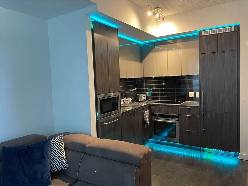 1810 - 125 Blue Jays Way, Toronto, M5V 0C4 | Image 3