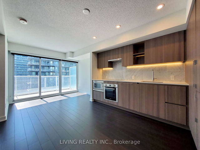 1016 - 19 Bathurst Street