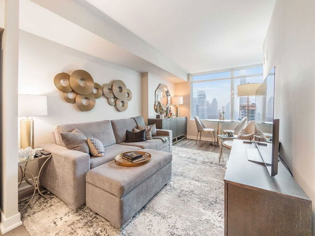 4305 - 25 Telegram Mews