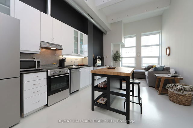407 - 135 dalhousie Street