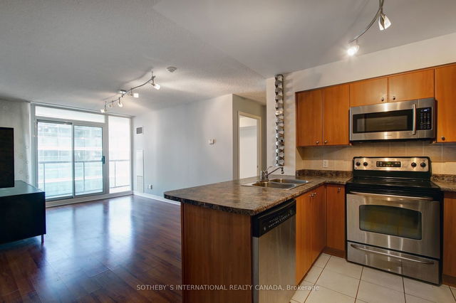 3507 - 30 Grand Trunk Crescent