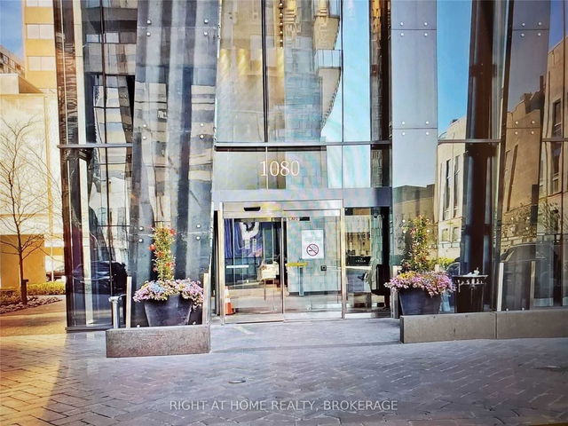4707 - 1080 Bay Street