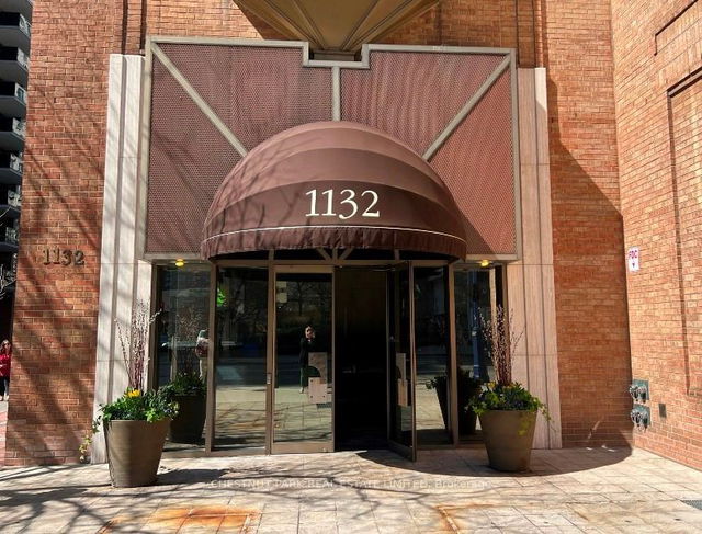 1002 - 1132 bay Street
