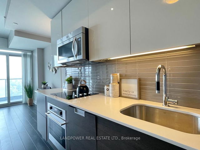 1807 - 210 Simcoe Street