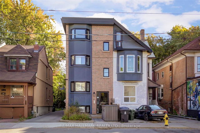 917 Bathurst Street