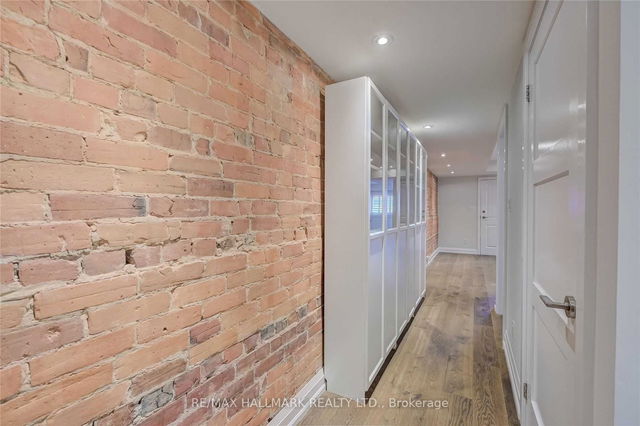 917 Bathurst Street