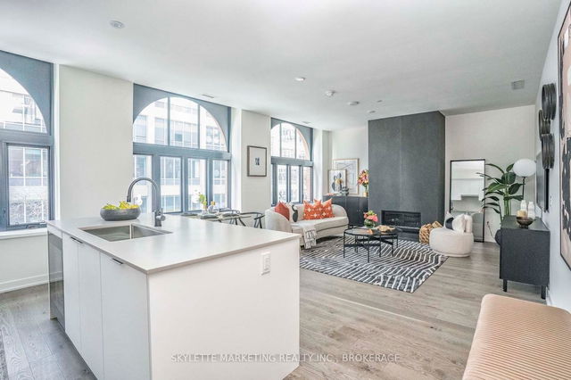 305 - 22 Lombard Street
