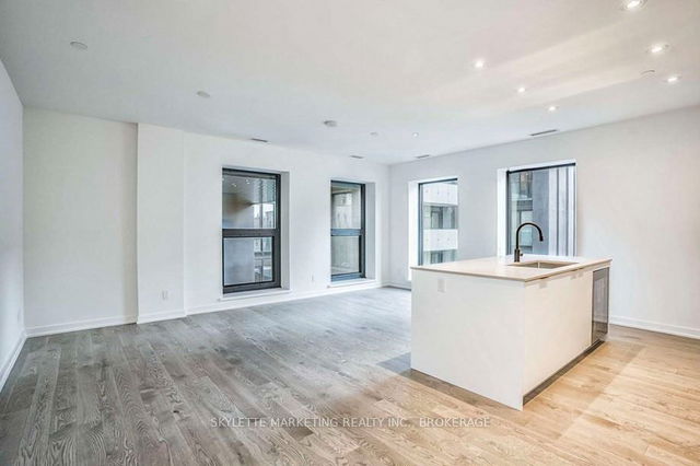 401 - 22 Lombard Street
