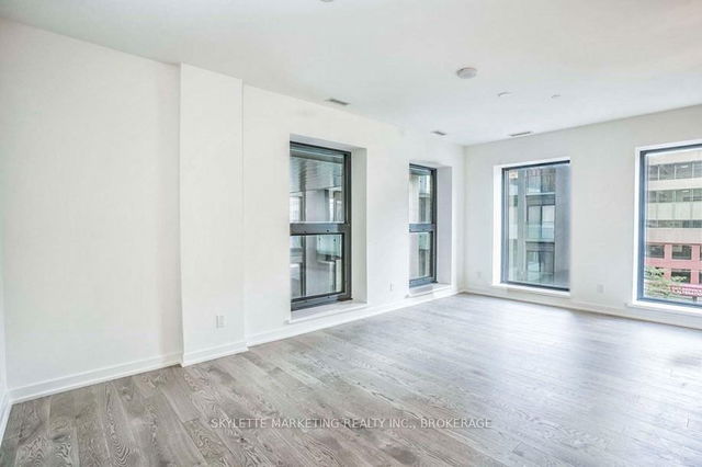401 - 22 Lombard Street