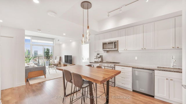 702 - 621 Sheppard Avenue