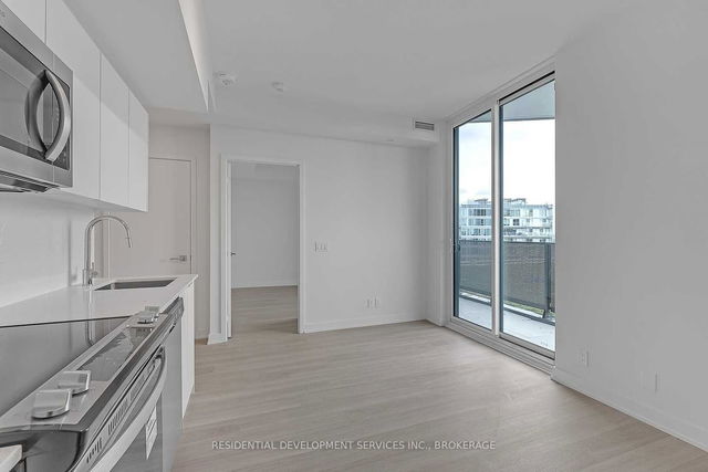 1114 - 30 Tretti Way
