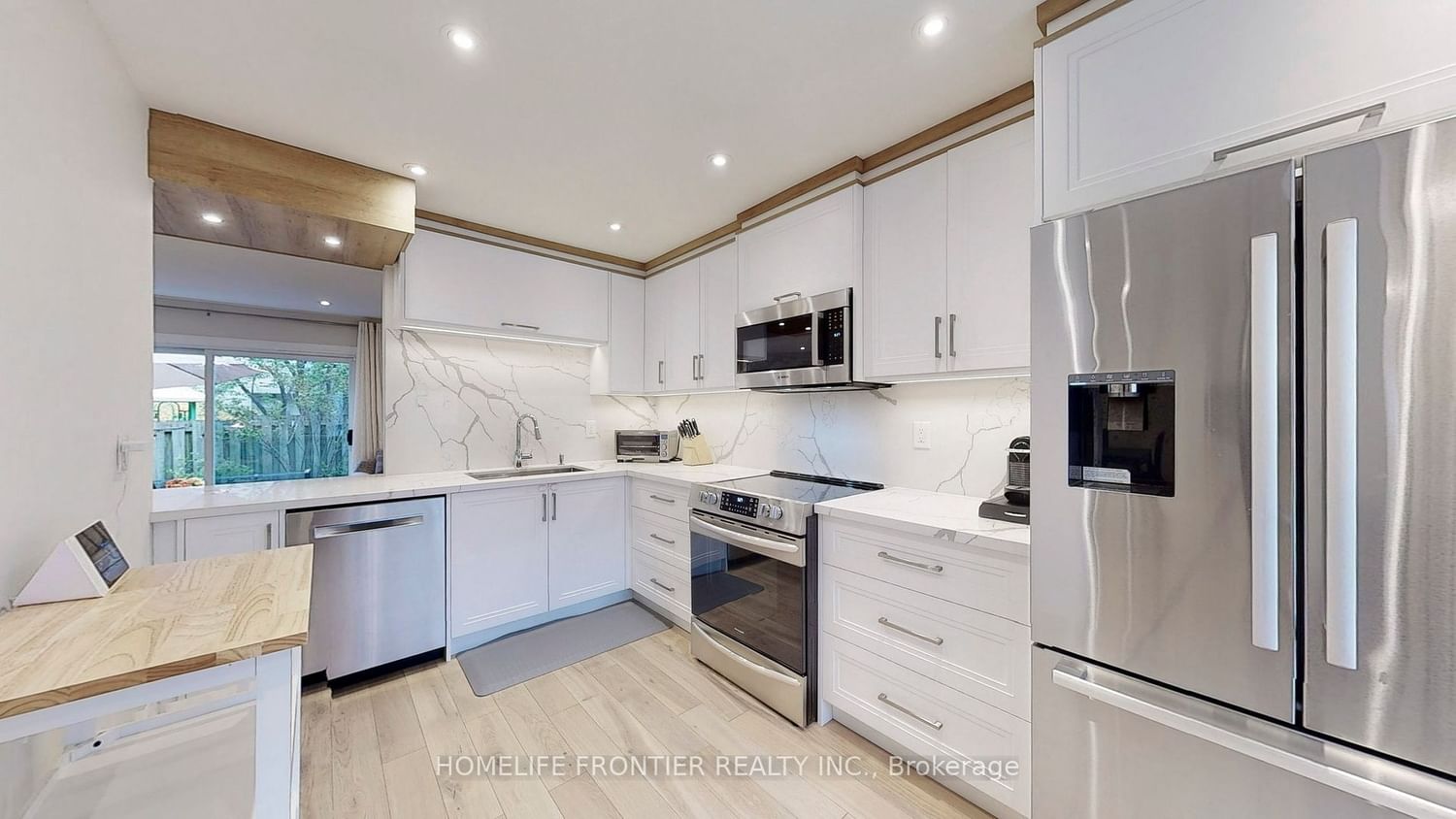 Listing Image 8