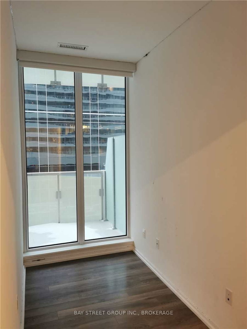 1105 - 197 Yonge St, Toronto, M5B 1M4 | Image 3