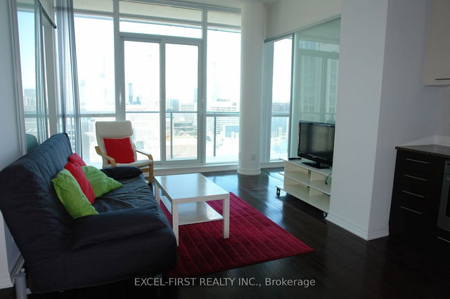 Ph207 - 770 Bay Street
