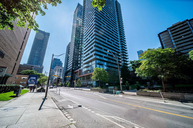 3606 - 28 Wellesley Street