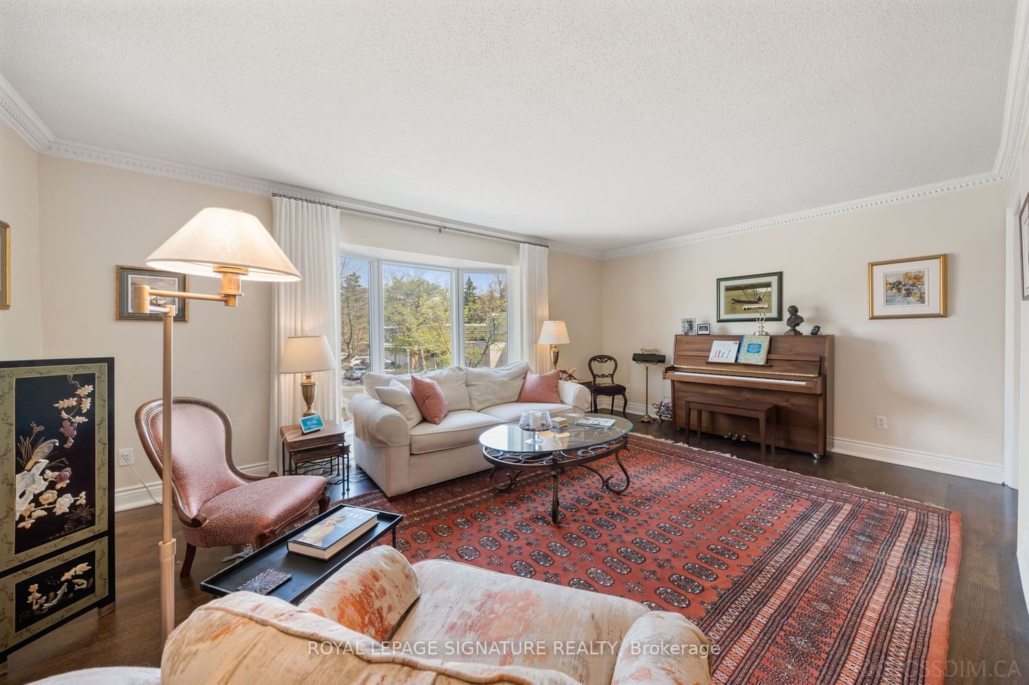 Listing Image 4