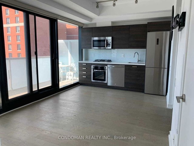 1004 - 11 Charlotte Street