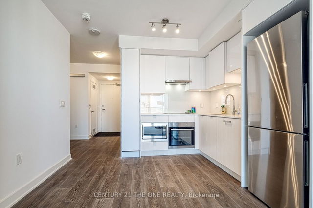 2711 Nt - 99 Broadway Avenue
