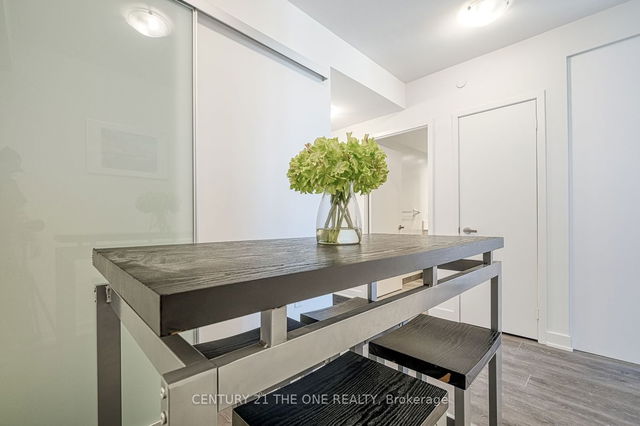 2711 Nt - 99 Broadway Avenue