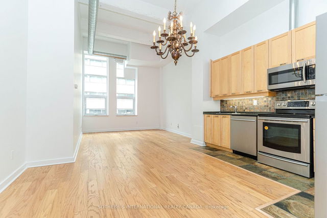 209 - 135 Dalhousie Street