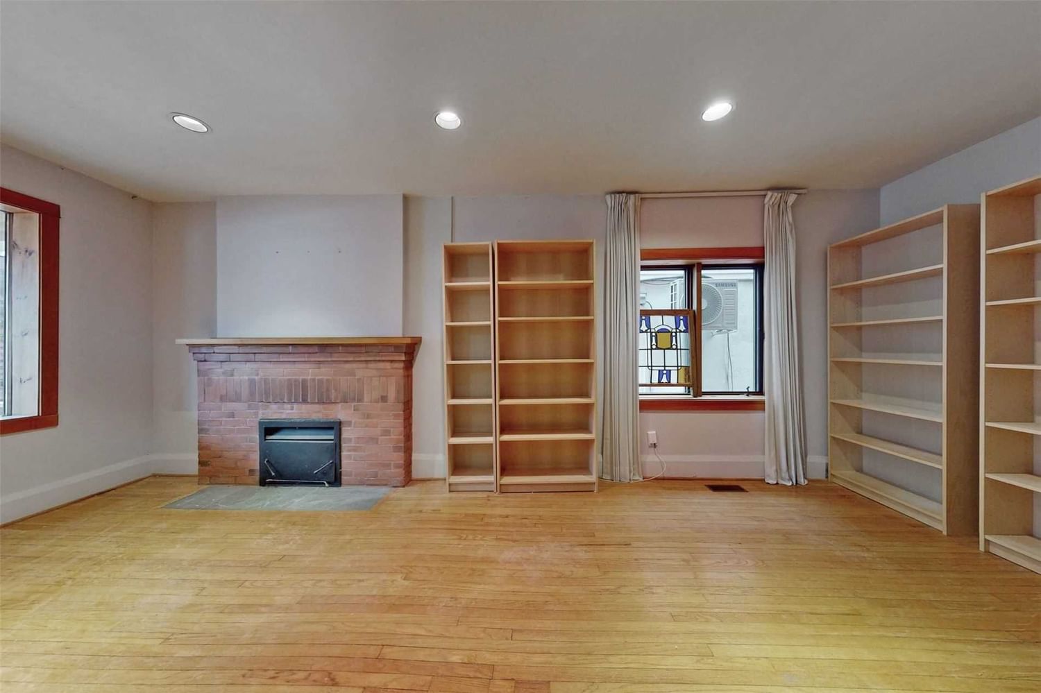 Listing Image 5