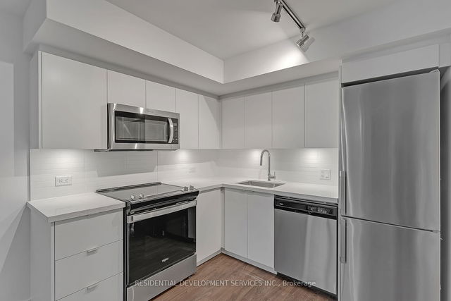708 - 30 Tretti Way