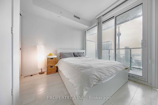 3410 - 125 Peter Street