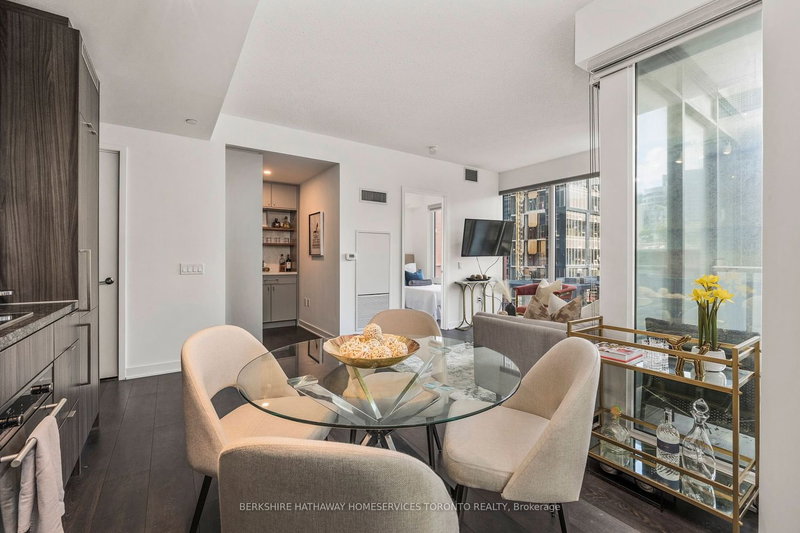 1002 - 125 Blue Jays Way, Toronto, M5V 0N5 | Image 3