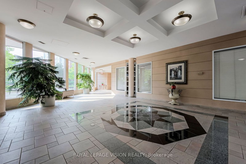 1105 - 7 Concorde Pl, Toronto, M3C 3N4 | Image 3