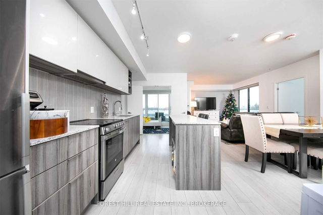 302 - 31 Tippet Road