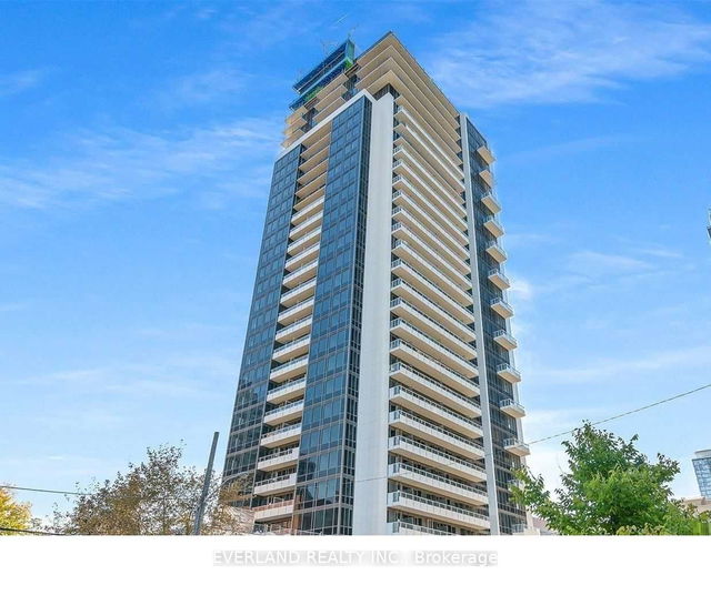 2215 - 75 Canterbury Place